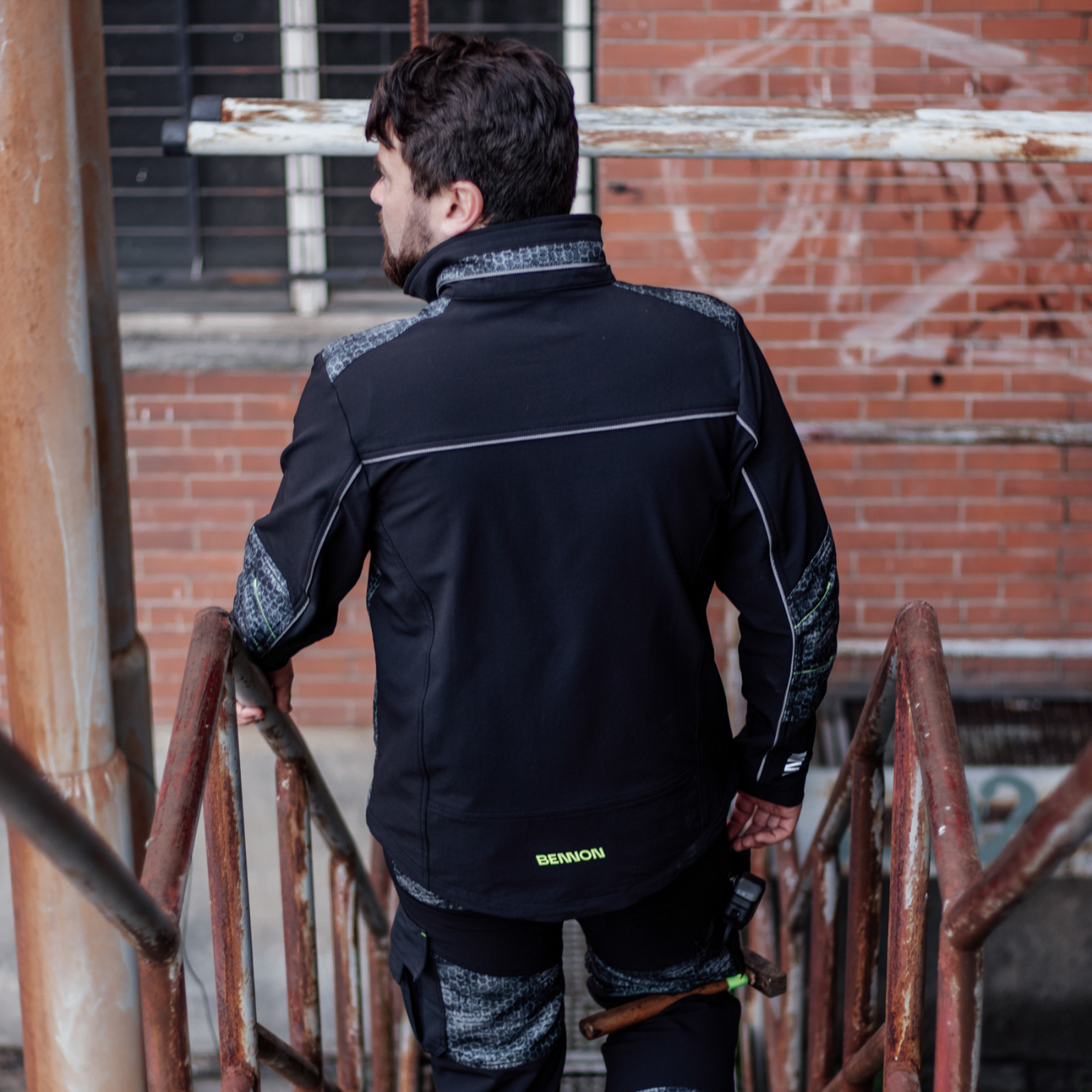 206702_0729180062_Predator_Jacket_blackgreymood3.png