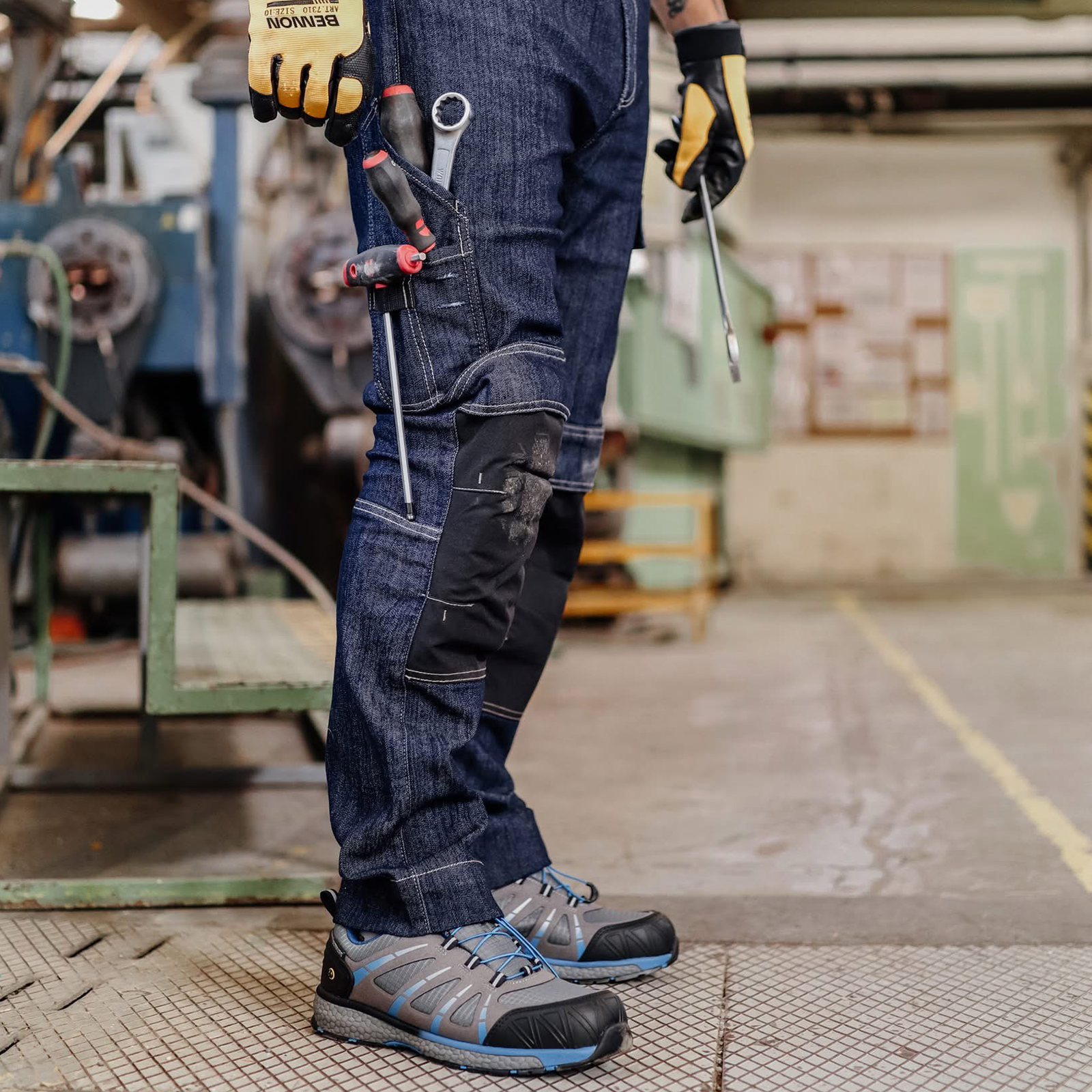 498064_0751190090_ICARUS_Jeans_blue_9.png